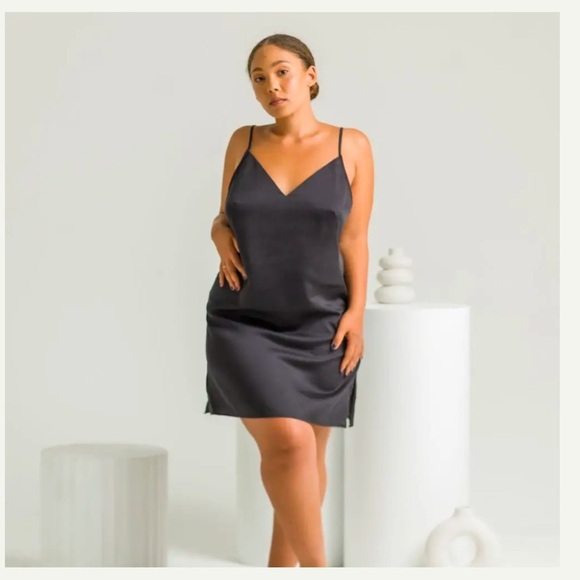 Ettitude Sateen Slip Dress in Black large new - Picture 1 of 3
